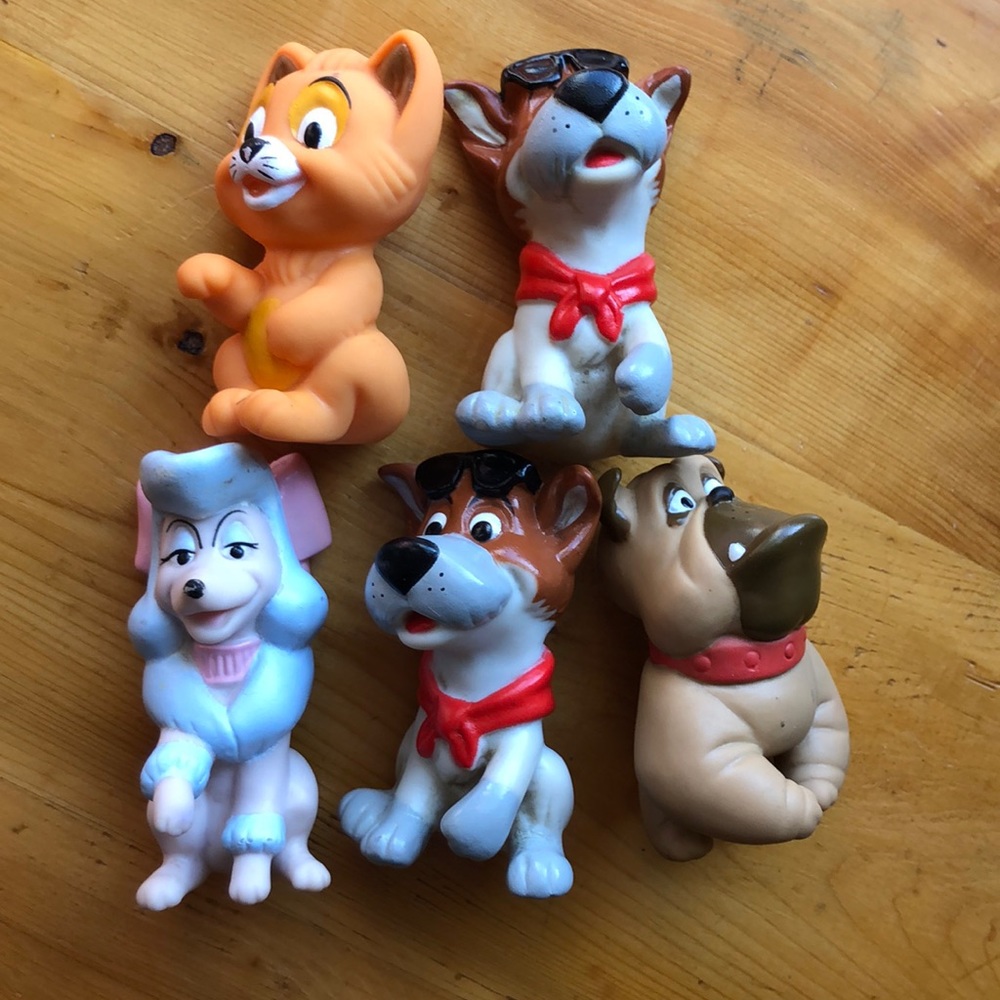 Vintage 1988 Oliver & company McDonald’s toys